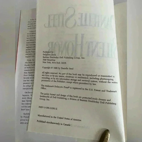 Danielle Steel Silent Honor - Picture 6 of 12